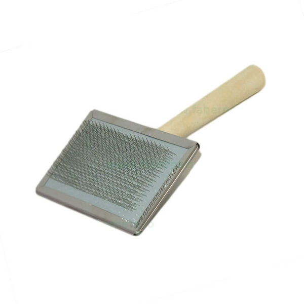 Tesala  cu dinti desi si maner lemn 9*4 cm